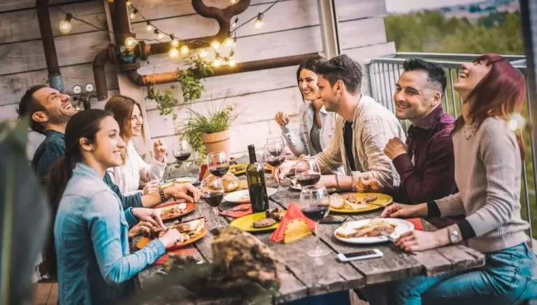 How Often Should You See Friends in Your 30s?