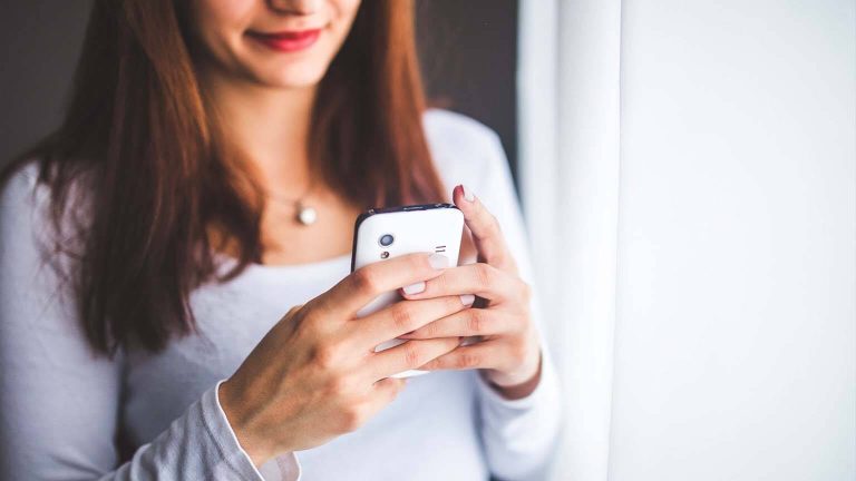 How Long After 3rd Date Should He Text?