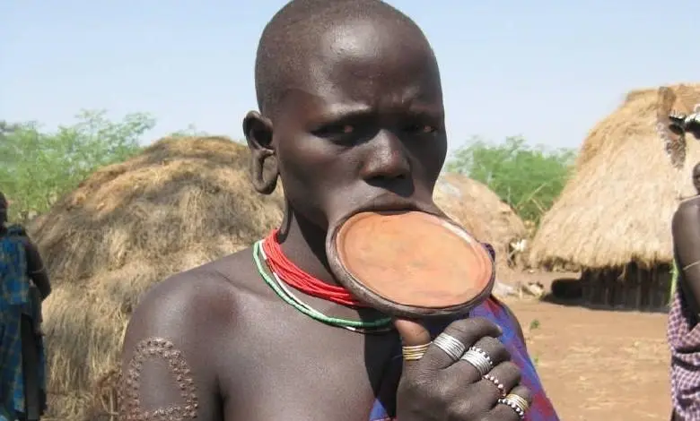 African Tribes With Lip Plates - Kenyalogue