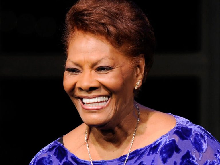 Here’s What Happened to Dionne Warwick’s Teeth